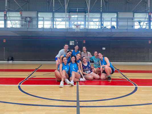 Nuestras chicas de baloncesto han ganado hoy a Físicas 51/35